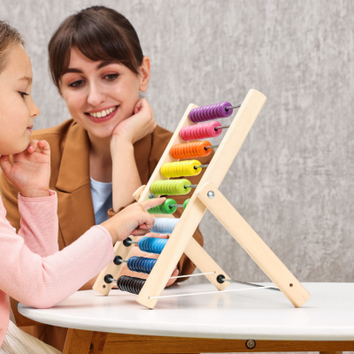 CDH aprova proposta de isenção de IR para pessoas com autismo: ainda não é lei, mas pode trazer alívio para as famílias